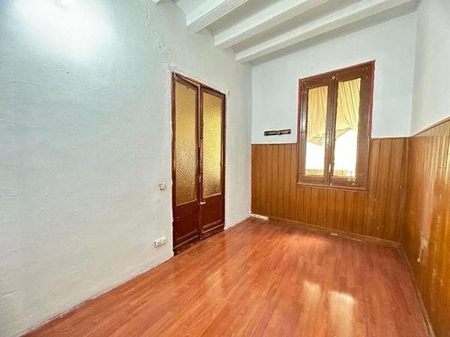 Piso en venta en calle Robador, Barcelona, de 44 m² 2 habitaciones por 149.000