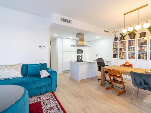 Piso en venta en calle Roger de Llúria, Vilablareix, de 94 m² 3 habitaciones por 420.000