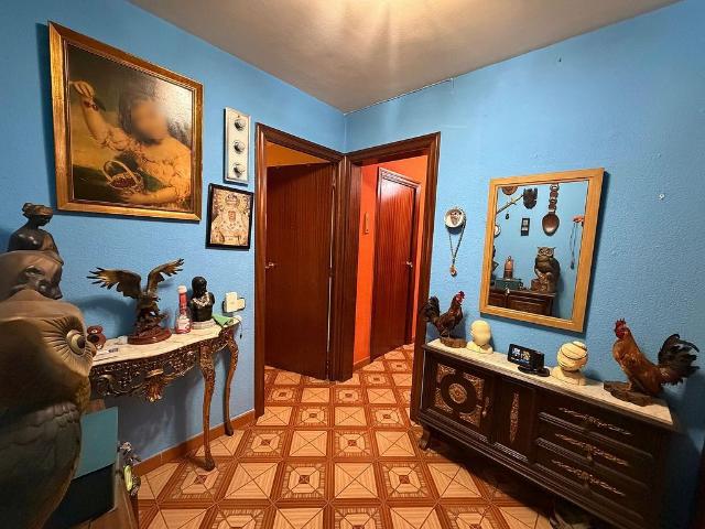 Piso en venta en calle Roma, Santa Coloma de Gramanet, de 126 m² 5 habitaciones por 250.000