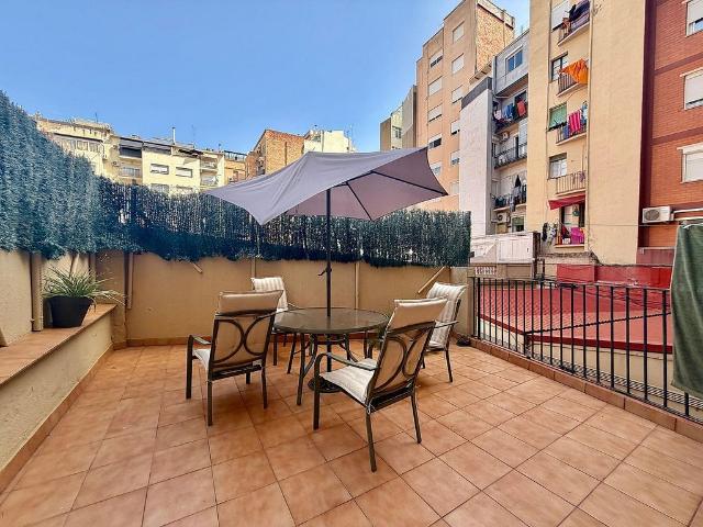 Piso en venta en calle Rossellocalabria, Barcelona, de 110 m² 4 habitaciones por 579.000