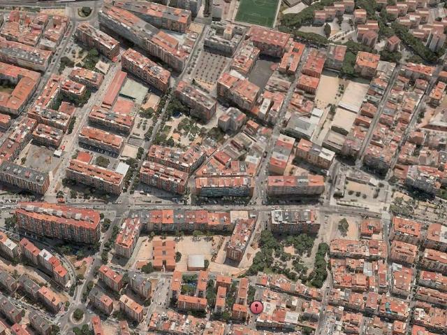 Piso en venta en calle Salou, Badalona, de 60 m² 3 habitaciones por 155.000
