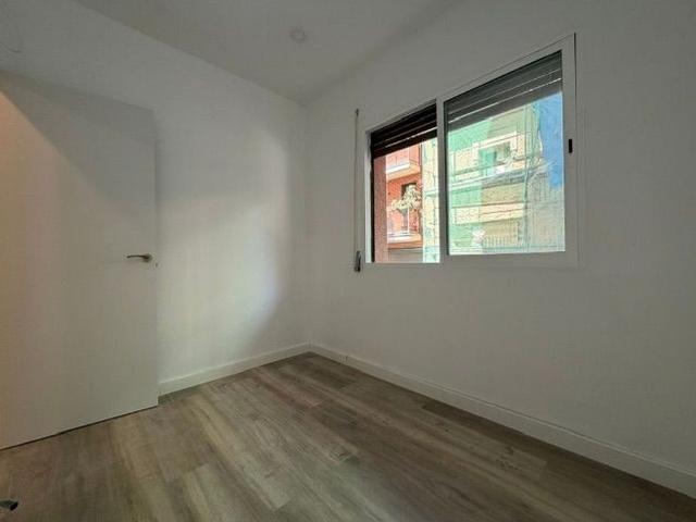 Piso en venta en calle Salvador Seguí, Hospitalet de Llobregat, L´, de 50 m² 3 habitaciones por 205.000
