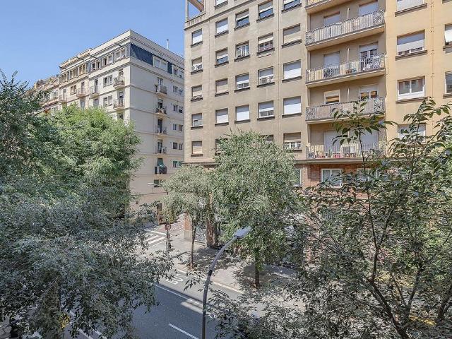 Piso en venta en calle Sant Antoni Maria Claret, Barcelona, de 87 m² 3 habitaciones por 360.000