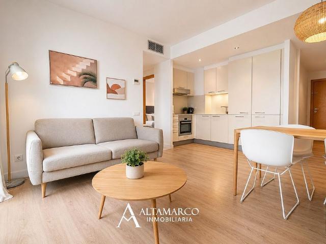 Piso en venta en calle Sant Antoni Maria Claret Padilla, Barcelona, de 72 m² 2 habitaciones por 425.000