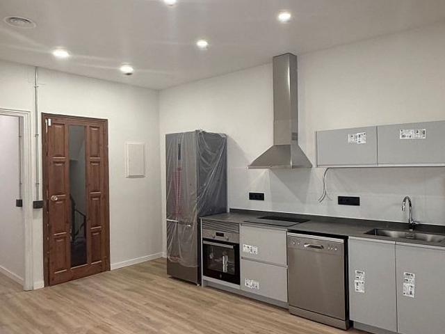Piso en venta en calle Sant Joan, Sant Feliu de Guíxols, de 83 m² 3 habitaciones por 290.000