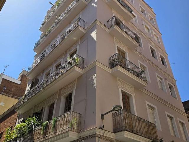 Piso en venta en calle Sant Joaquim, Barcelona, de 22 m² 1 habitación por 155.000