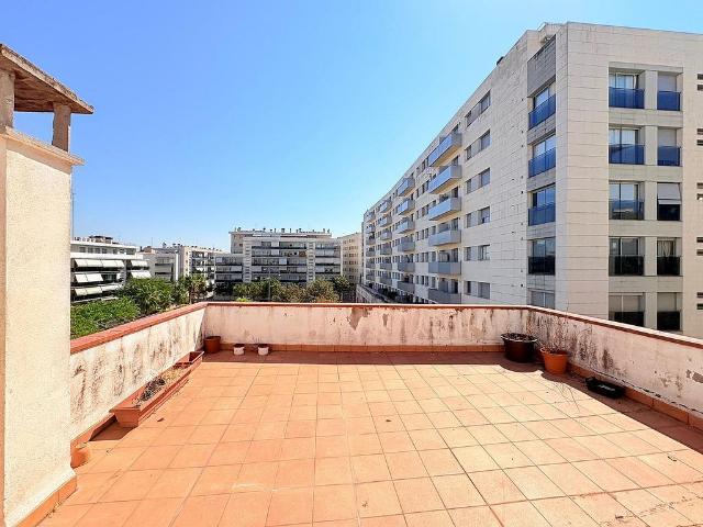 Piso en venta en calle Sant Oleguer de, Sabadell, de 45 m² 1 habitación por 155.000