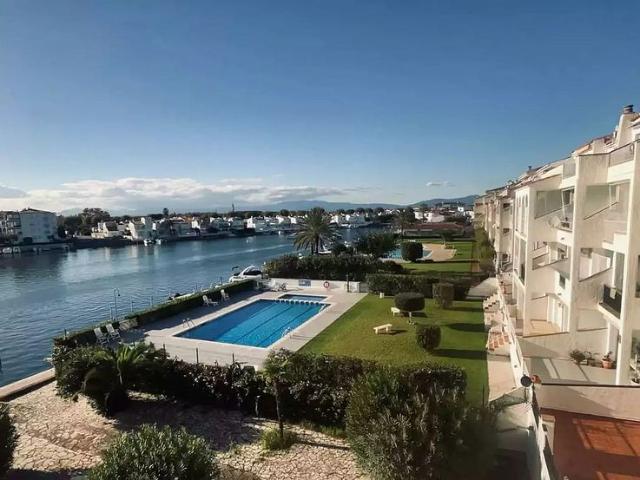 Piso en venta en calle Sant Maurici, Castelló d´Empúries, de 45 m² 1 habitación por 125.000
