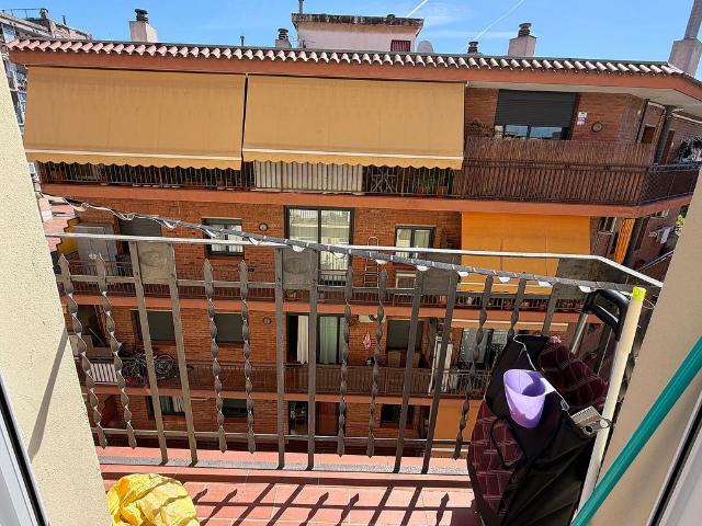 Piso en venta en calle Sant Medir, Barcelona, de 46 m² 3 habitaciones por 260.000