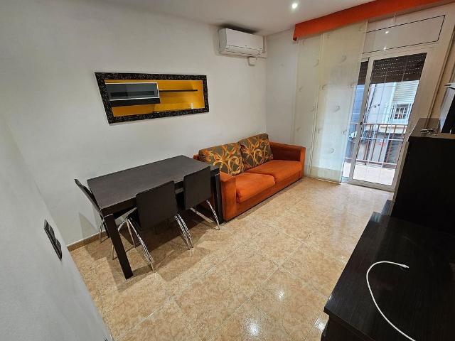 Piso en venta en calle Sant Pere de, Hospitalet de Llobregat, L´, de 52 m² 2 habitaciones por 210.000