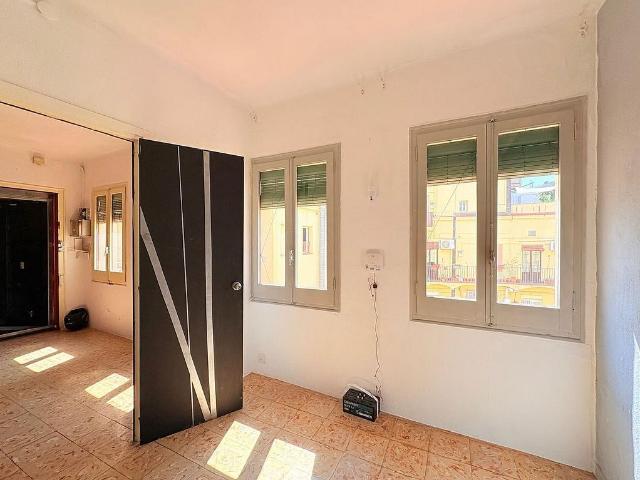 Piso en venta en calle Sant Pere Mitja, Barcelona, de 80 m² 4 habitaciones por 323.150