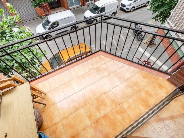 Piso en venta en calle Santa Anna de, Hospitalet de Llobregat, L´, de 80 m² 4 habitaciones por 320.000