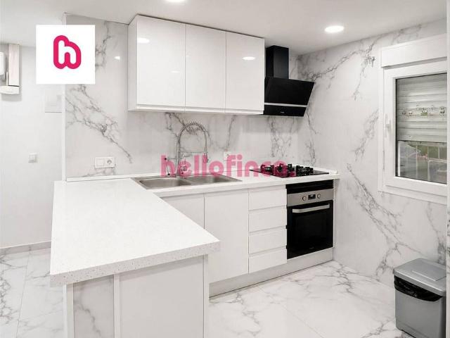 Piso en venta en calle Santa Joana Lestonnac, Badalona, de 59 m² 3 habitaciones por 120.000