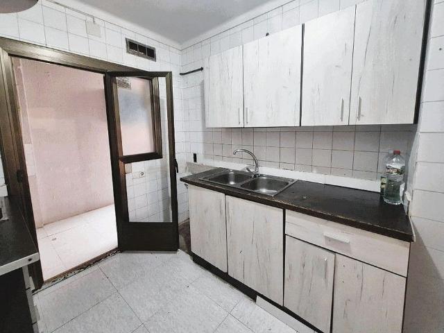 Piso en venta en calle Santiago Rusiñol, Mataró, de 75 m² 3 habitaciones por 135.000