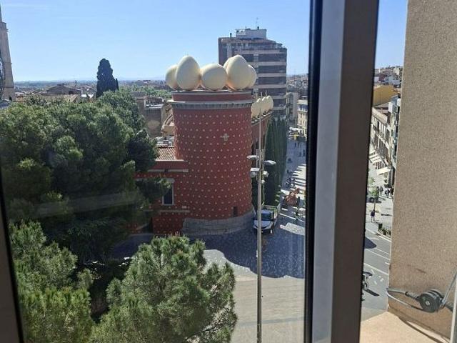 Piso en venta en calle Sants Celi i Rústic, Figueres, de 95 m² 3 habitaciones por 199.000