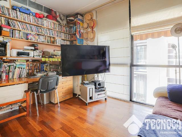 Piso en venta en calle Sardenya, Barcelona, de 50 m² 1 habitación por 275.000