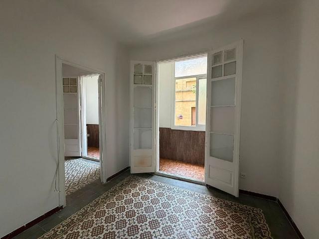 Piso en venta en calle Sardenya, Barcelona, de 63 m² 2 habitaciones por 285.000
