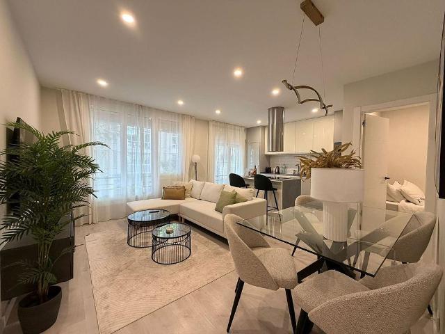 Piso en venta en calle Sardenya, Barcelona, de 82 m² 3 habitaciones por 530.000