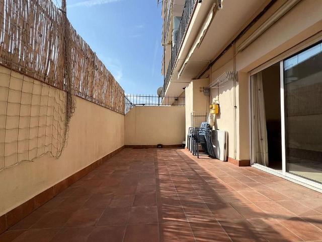 Piso en venta en calle Selva, Badalona, de 70 m² 3 habitaciones por 285.000