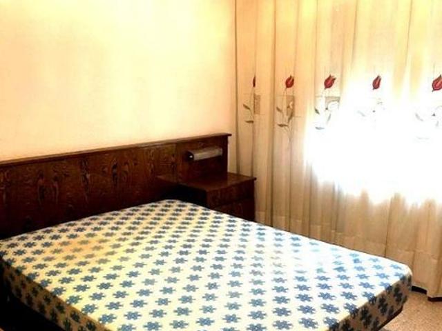 Piso en venta en calle Selva de la, Sabadell, de 57 m² 3 habitaciones por 180.000