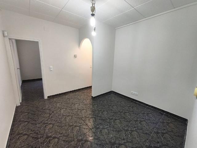 Piso en venta en calle Sigüenza, Barcelona, de 50 m² 2 habitaciones por 140.000