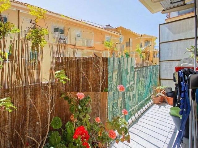 Piso en venta en calle Sido, Barcelona, de 64 m² 3 habitaciones por 172.000