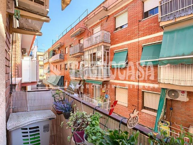 Piso en venta en calle Sitges, Sant Joan Despí, de 55 m² 2 habitaciones por 245.000