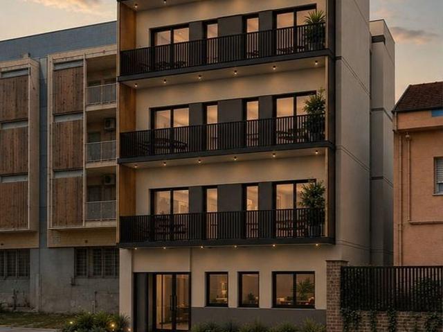 Piso en venta en calle Soler i Biosca, Badalona, de 57 m² 1 habitación por 301.000