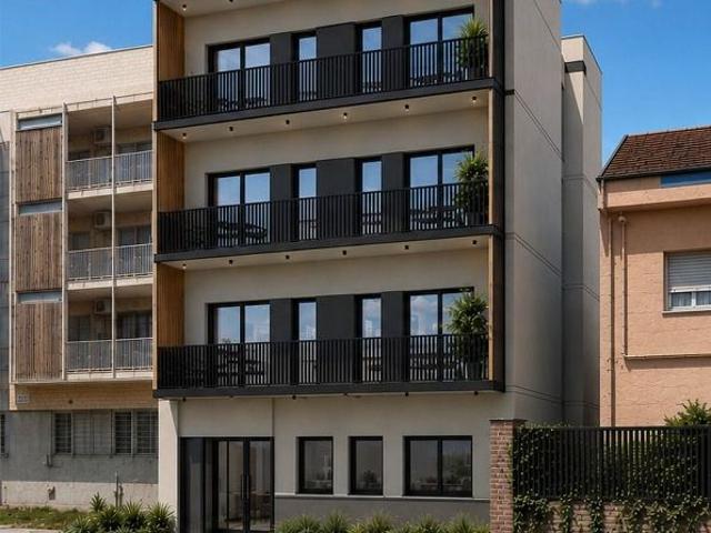 Piso en venta en calle Soler i Biosca, Badalona, de 64 m² 2 habitaciones por 302.000