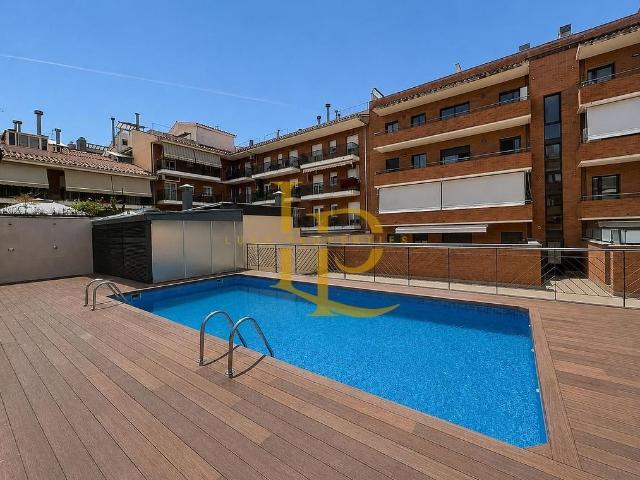Piso en venta en calle Tamarit, Ripollet, de 109 m² 2 habitaciones por 335.000