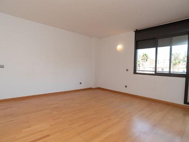 Piso en venta en calle Taulat, Barcelona, de 61 m² 2 habitaciones por 562.000