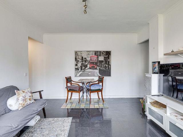 Piso en venta en calle Teulada, Barcelona, de 50 m² 2 habitaciones por 145.000