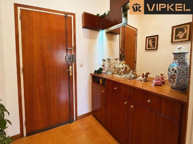 Piso en venta en calle Torras I Bages, Badalona, de 79 m² 3 habitaciones por 335.000