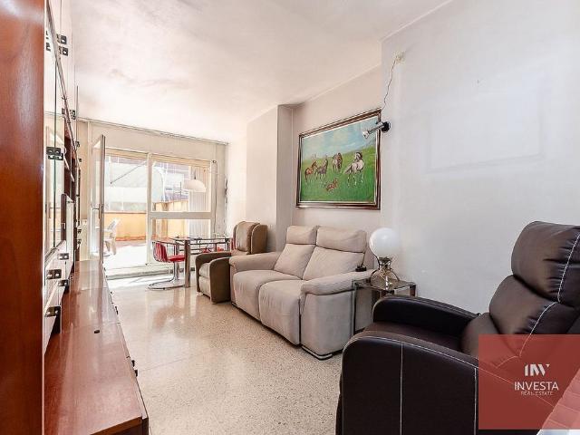 Piso en venta en calle Torras I Bages, Barcelona, de 60 m² 3 habitaciones por 360.000