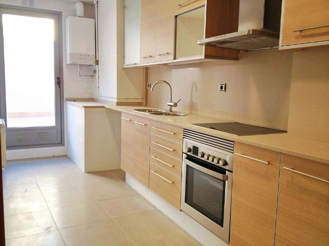 Piso en venta en calle Torrent del, Terrassa, de 71 m² 2 habitaciones por 305.000