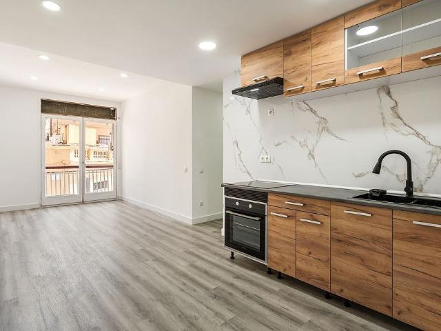 Piso en venta en calle Transversal, Hospitalet de Llobregat, L´, de 52 m² 3 habitaciones por 280.000