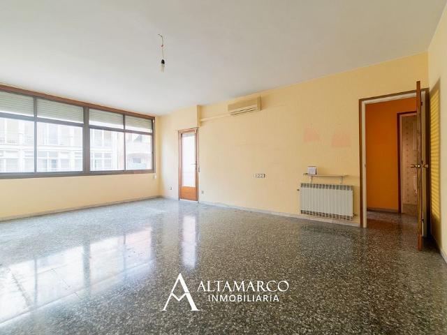 Piso en venta en calle Trafalgar Bruc, Barcelona, de 100 m² 4 habitaciones por 640.000