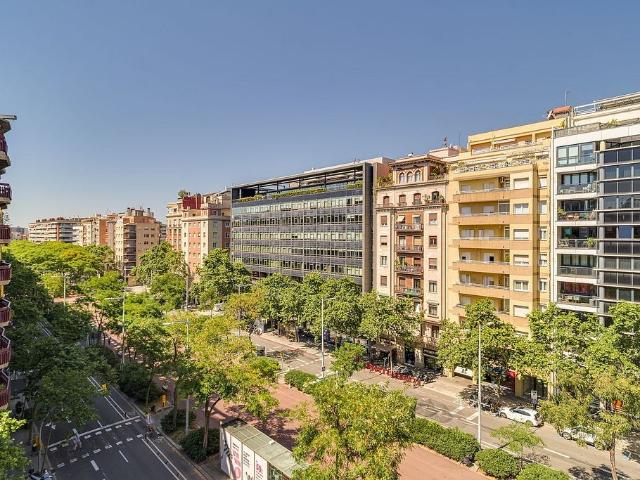 Piso en venta en calle Viladomat, Barcelona, de 132 m² 3 habitaciones por 700.000