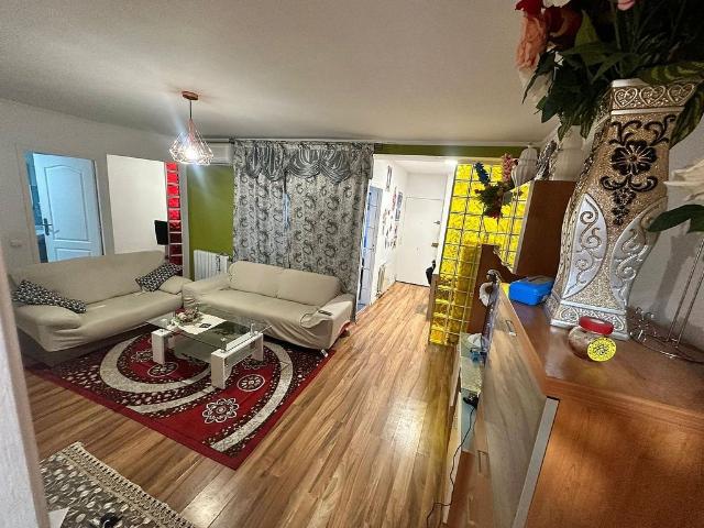 Piso en venta en calle Vintiu, Tarragona, de 78 m² 3 habitaciones por 119.787