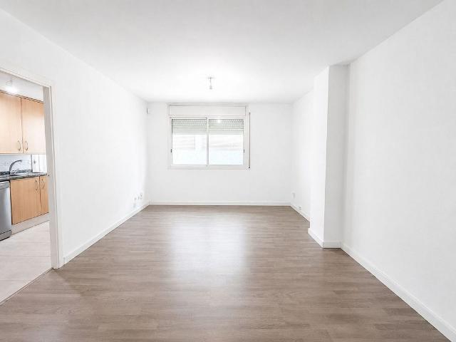 Piso en venta en calle Xaloc del, Rubí, de 65 m² 3 habitaciones por 185.000