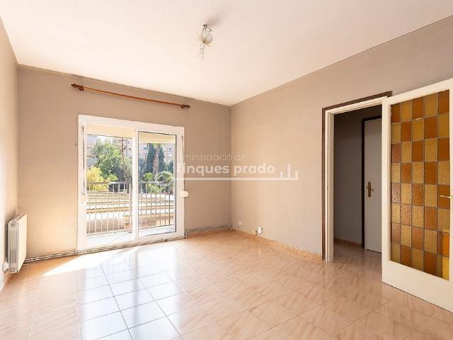 Piso en venta en calle Zona Franca, Barcelona, de 111 m² 5 habitaciones por 360.000