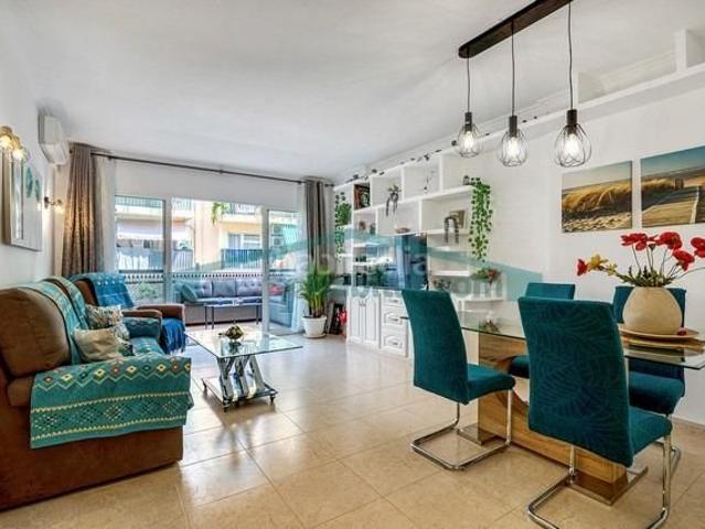 Piso en venta en Calp, Pueblo. Piso en venta en Calpe Con terraza y excelente ubicación. Pisos.