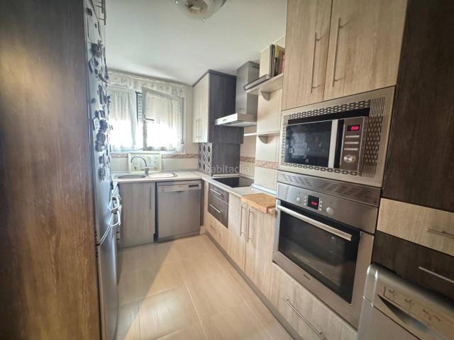 Piso en venta en Camarma de Esteruelas. SE VENDE DUPLEX DE DOS DORMITORIOS CON GARAJE Y TRASTERO EN CAMARMA. Pisos Camarma de.