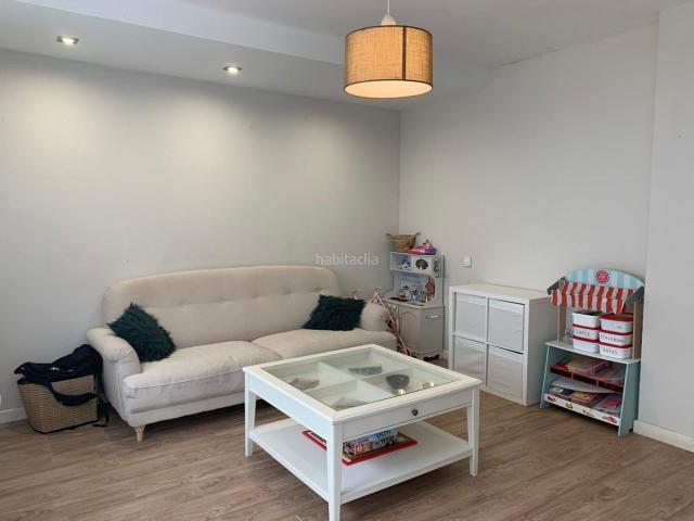 Piso en venta en Cambados. NOVAL INMOBILIARIA VENDE AMPLIO PISO EN EL CENTRO DE CAMBADOS. Pisos.