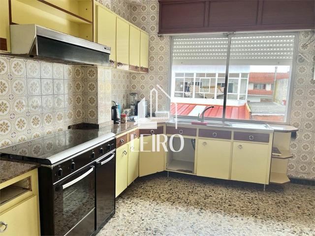 Piso en venta en Cambados. PISO A REFORMAR SIN ASCENSOR PRÓXIMO AL CENTRO. Pisos.