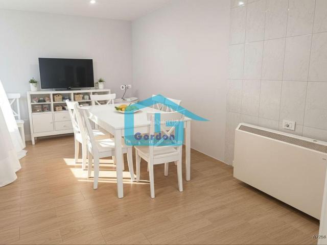 Piso en venta en Cambados. Pisos.
