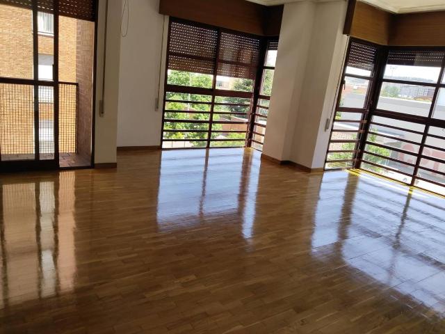 Piso en Venta en Campo de la Juventud