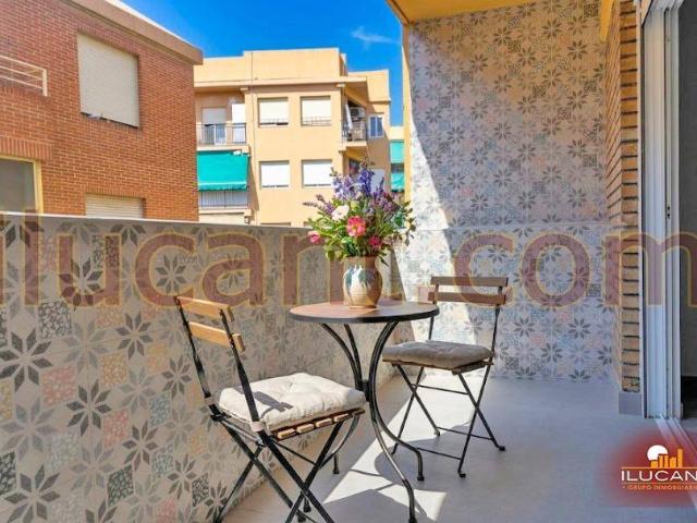 Piso en Venta en Campoamor