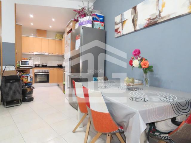 Piso en venta en Canovelles. OPORTUNIDAD PISO CON TRASTERO CONSTRUCCIÓN DE 2005. Pisos.