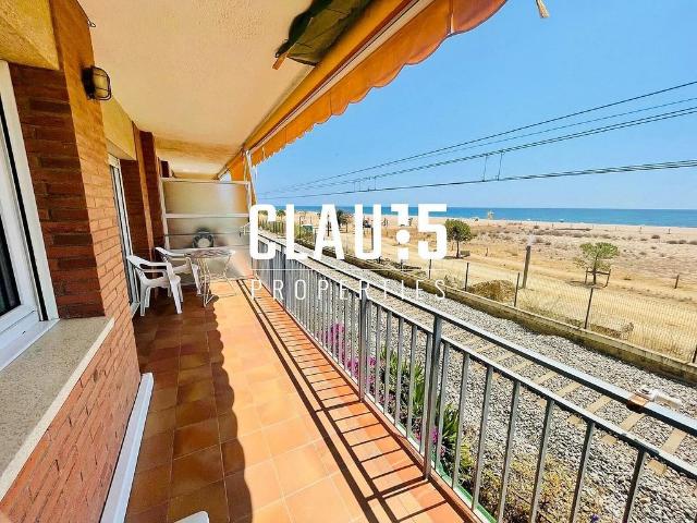 Piso en venta en Canet de Mar, de 66 m² 3 habitaciones por 249.000